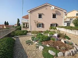 Hotel Krebelj Marija *